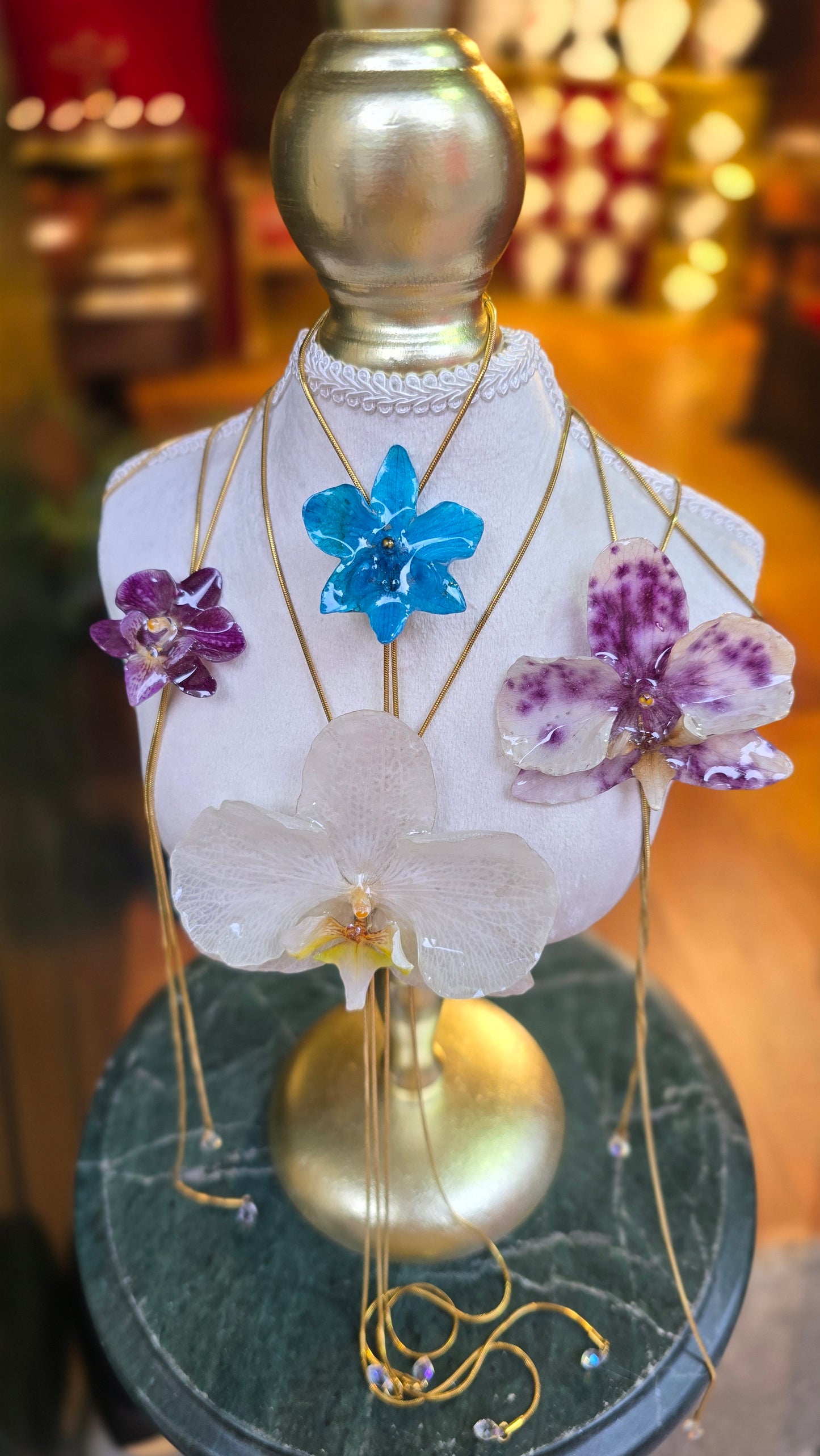 Collares con orquídeas