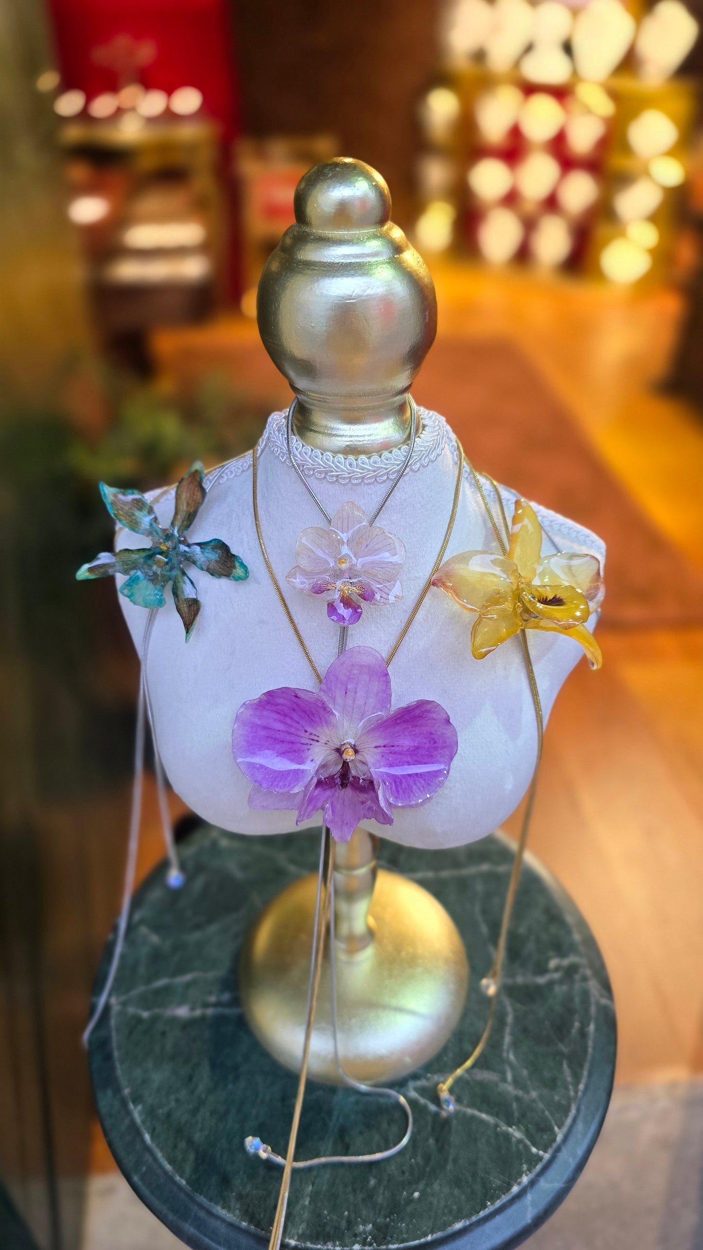 Collares con orquídeas