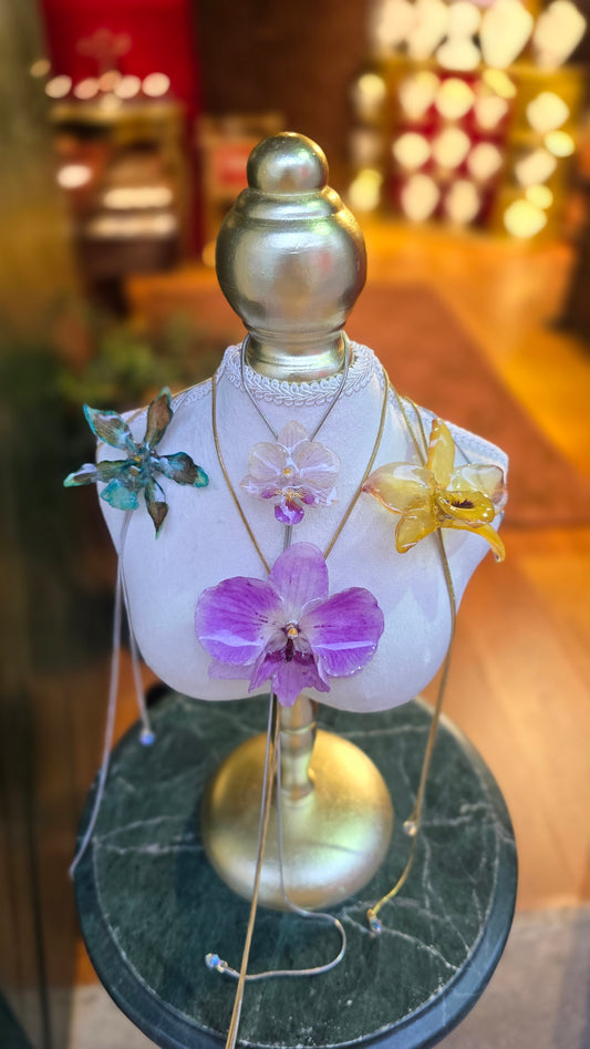 Collares con orquídeas