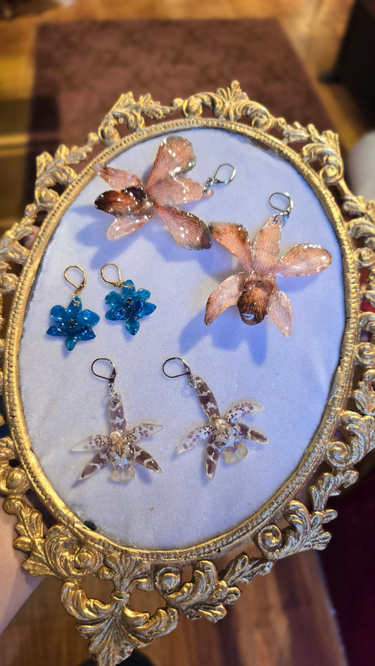 Aretes con orquídeas