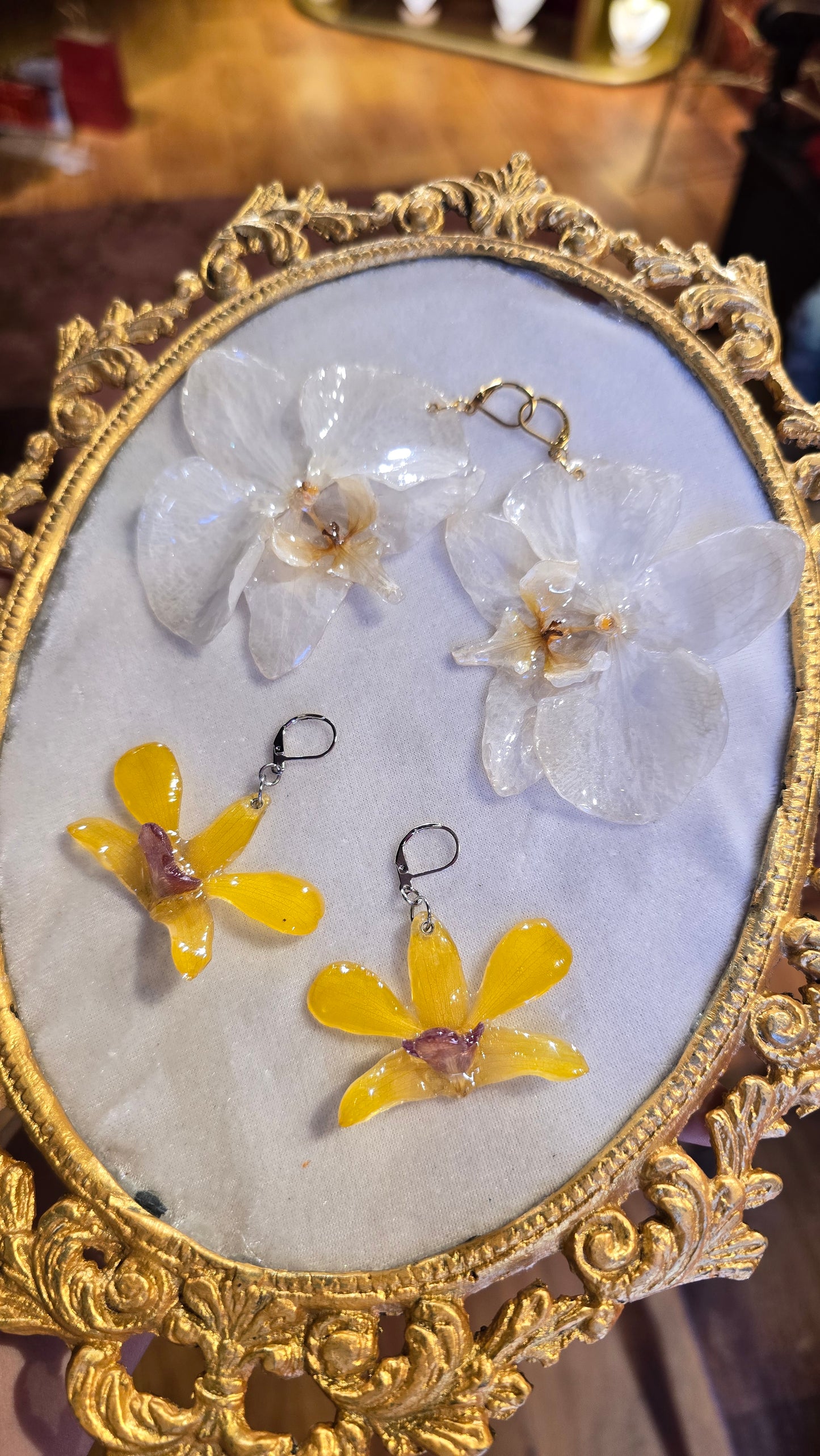 Aretes con orquídeas