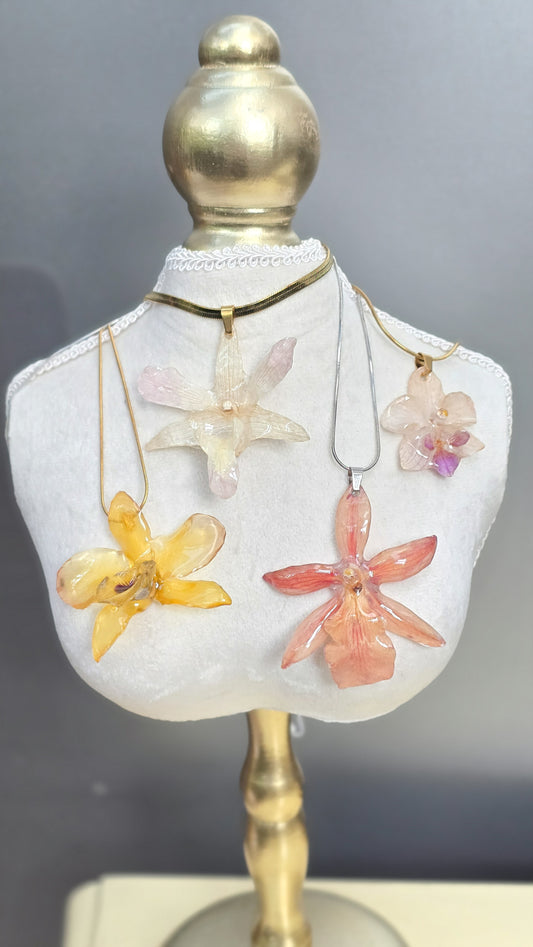 Collares con orquídeas