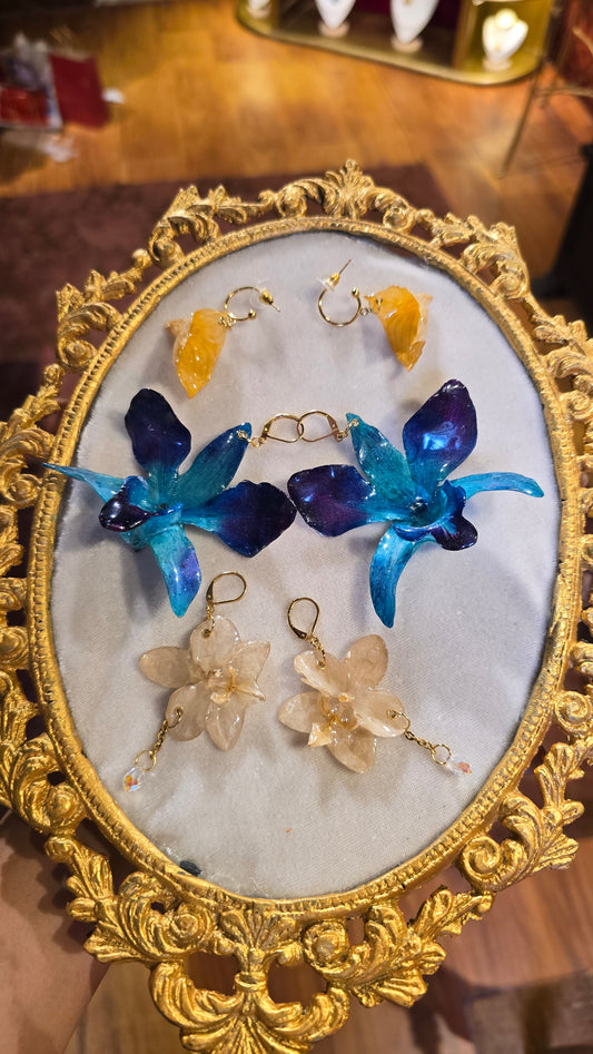 Aretes con orquídeas